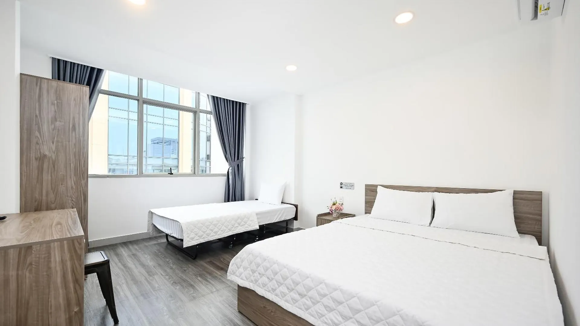 Yoko Airport Saigon Hotel Ho Chi Minh City 4*,